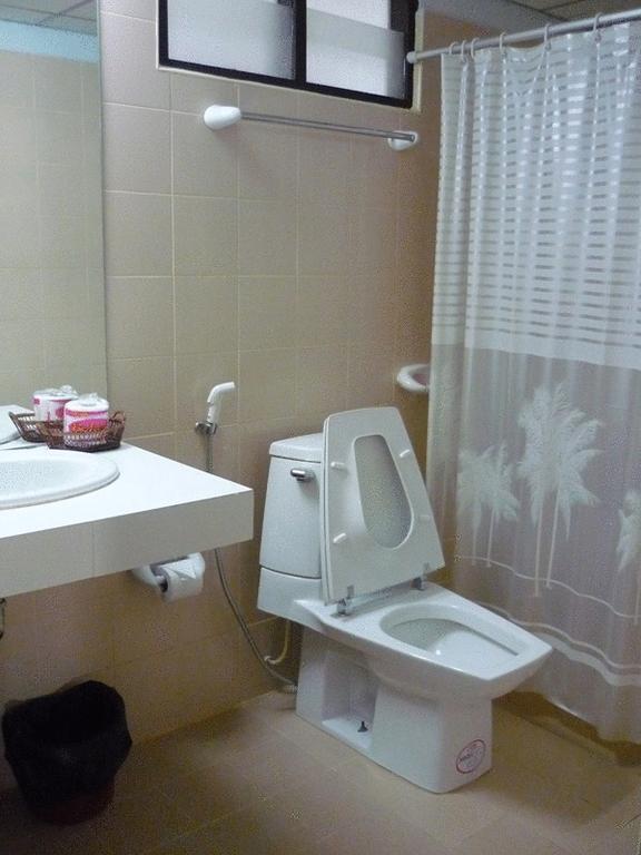 Choeng Mon Beach Hotel - Туалет