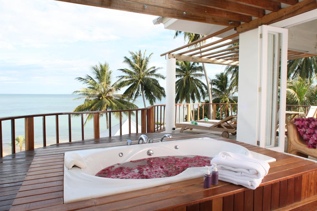 Villa Nalinnadda - ванна на балконе