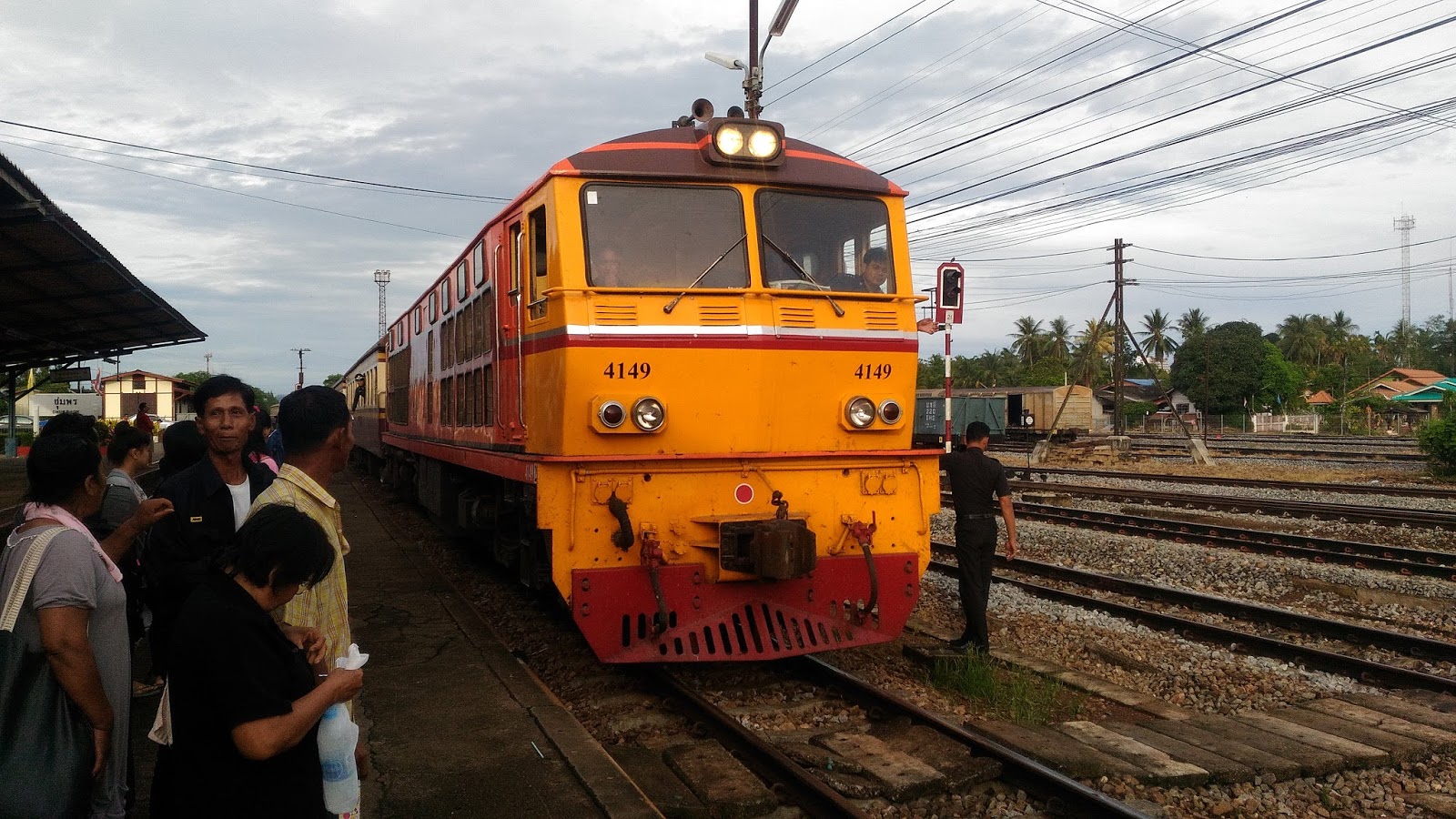 Поезд Паттайа - Самум